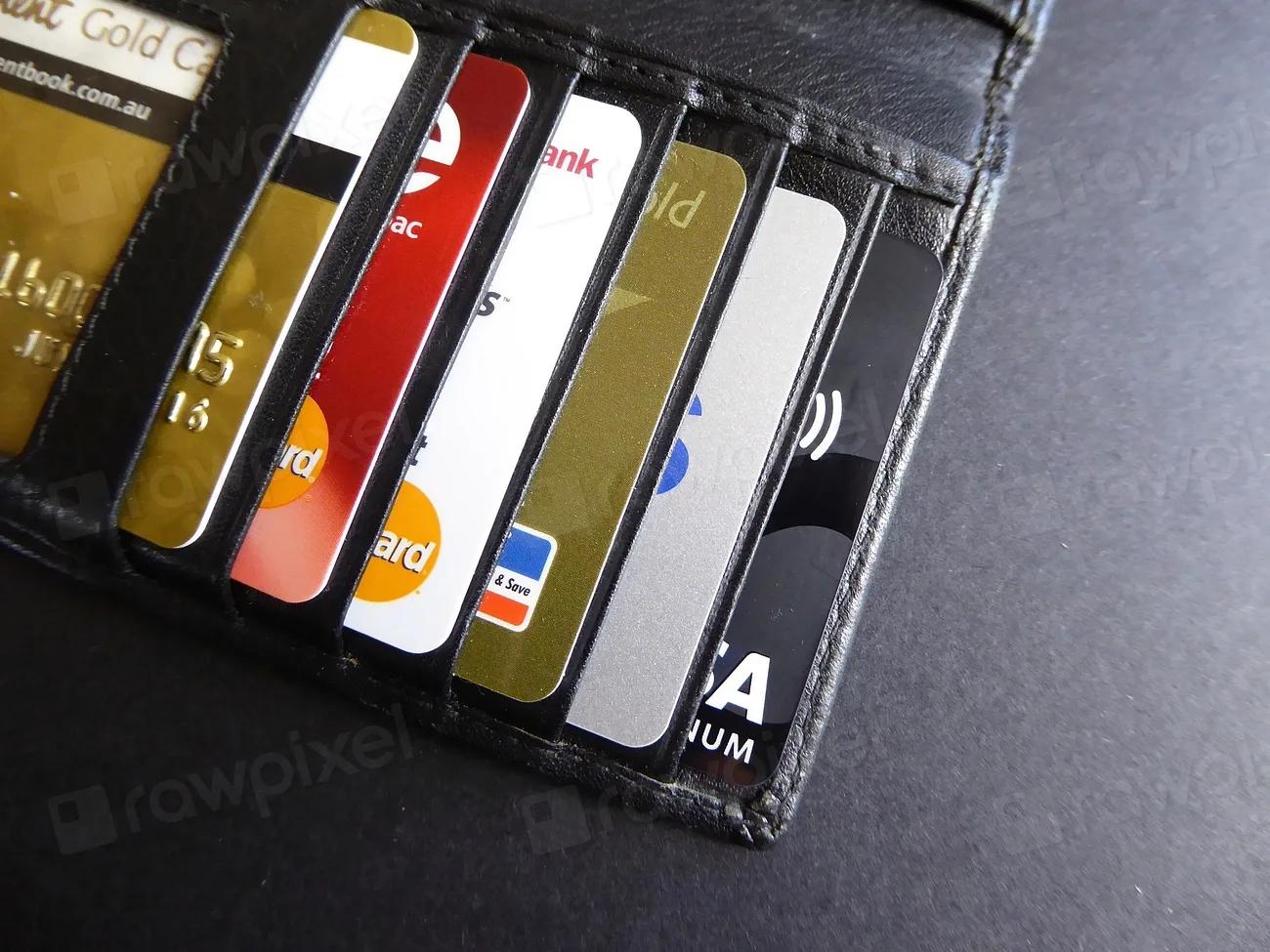 Carte di credito in un portafoglio in pelle, il metodo per la cauzione del noleggio auto di lusso