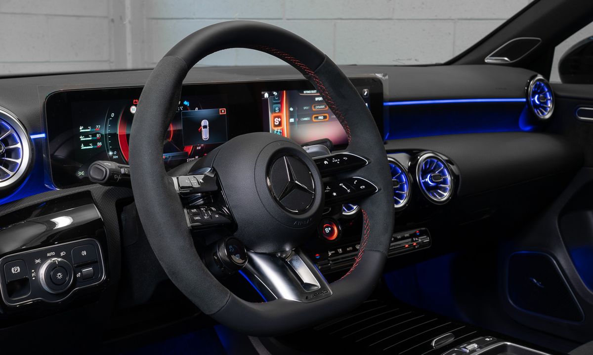 Mercedes-Benz A45S AMG – Foto 12