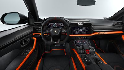 Urus SE Midnight in Bruxelles - previous