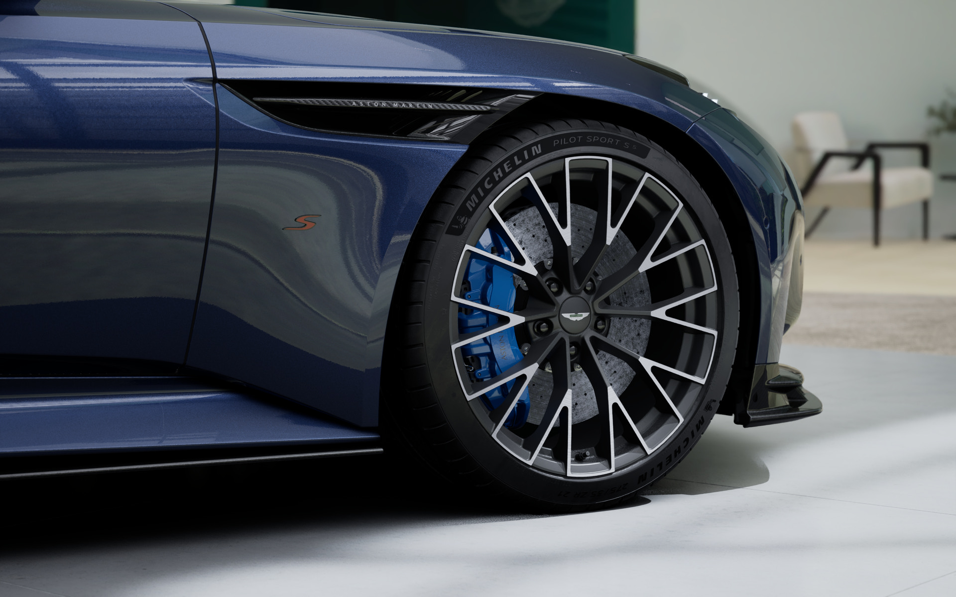 DB12 S in Barcelona - previous