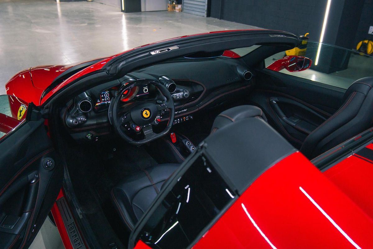 Ferrari F8 Spider Red Black Strips – Foto 2