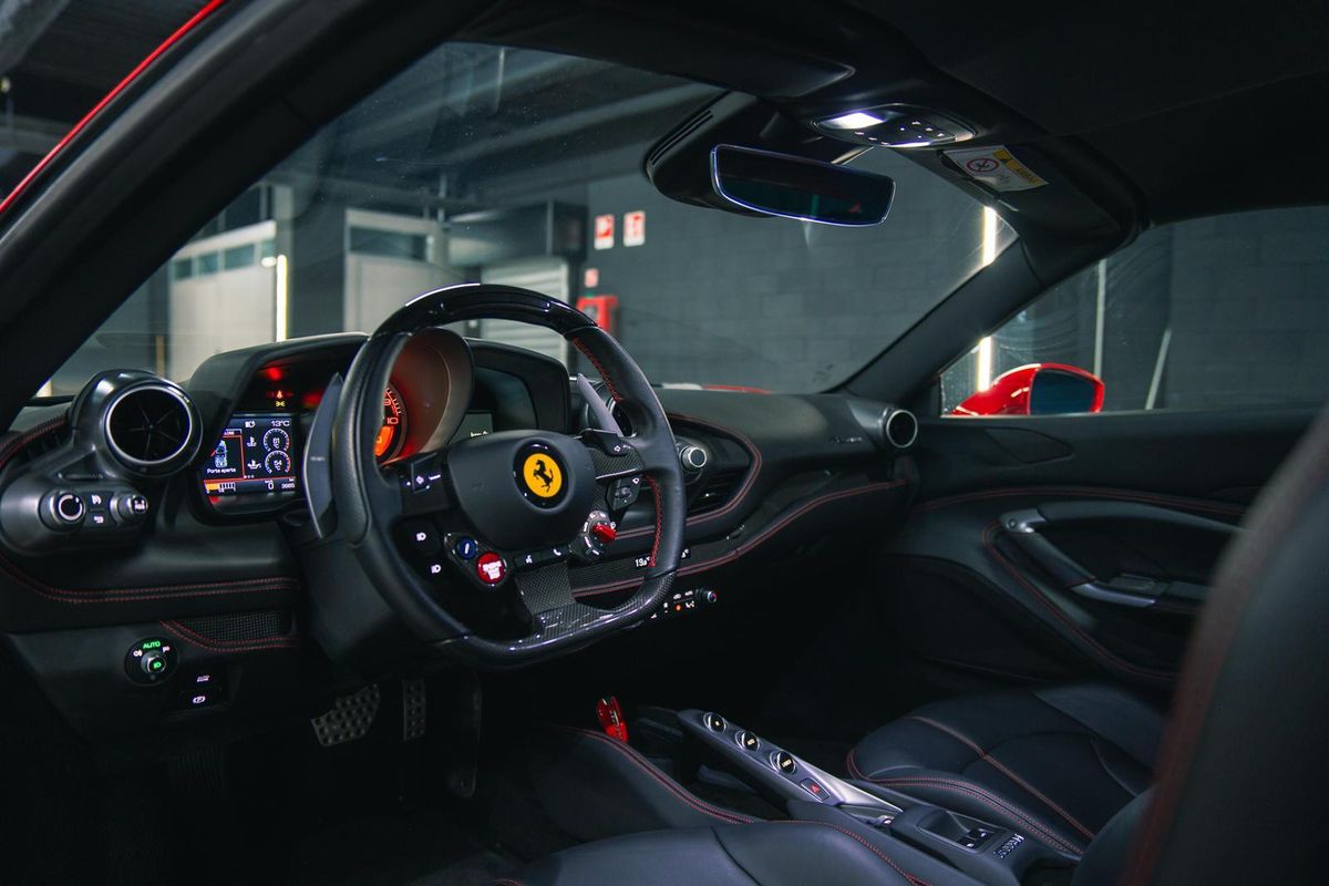 Ferrari F8 Spider Red Black Strips – Foto 3