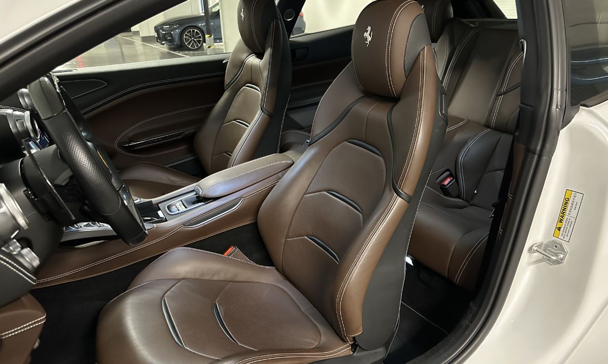 Ferrari GTC4Lusso T RWD – Foto 3