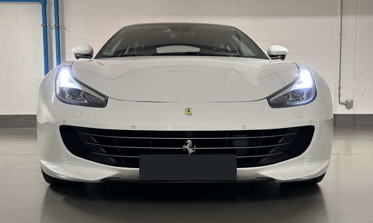 Ferrari GTC4Lusso T RWD – Foto 9