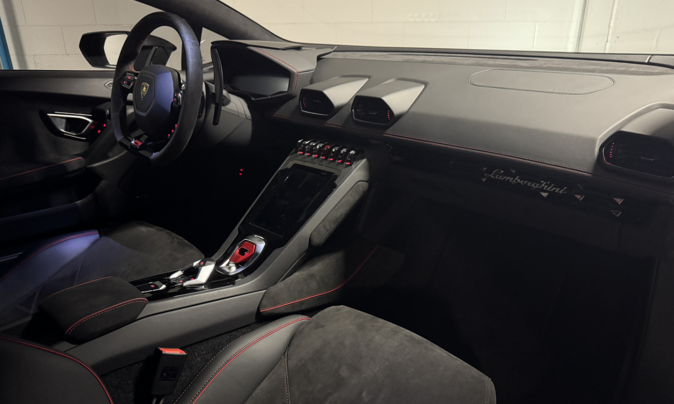 Luxury car rental in Europe - Lamborghini Huràcan EVO Coupé LP640-4 - next