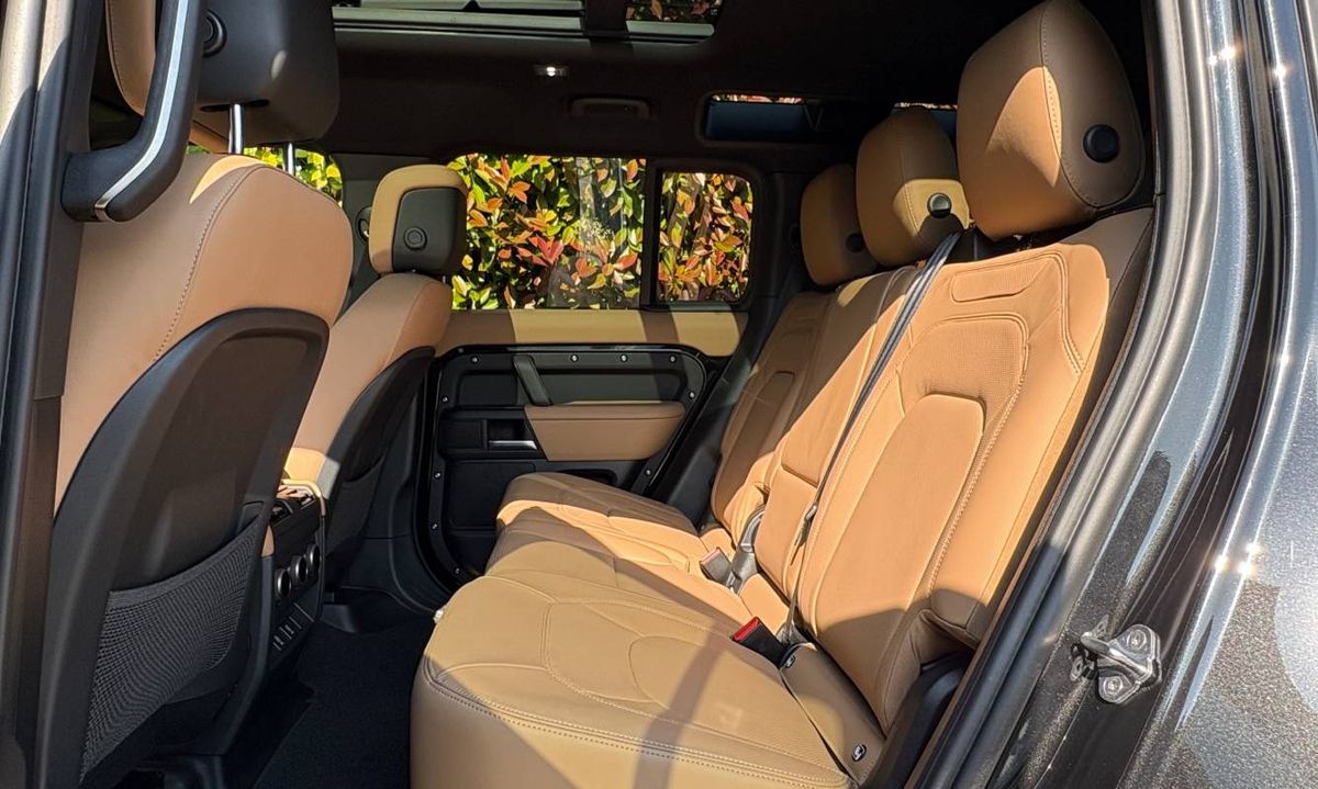 Land Rover Defender 110 HSE (7 Seats) – Foto 8