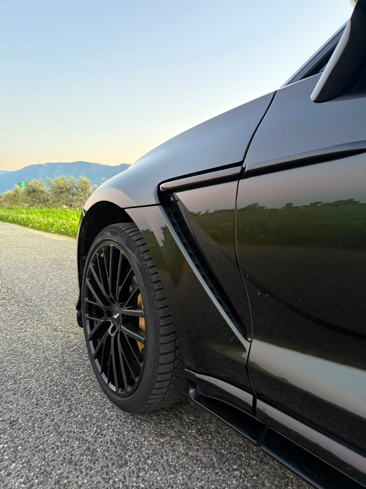Aston Martin DBX 707 Black – Foto 3