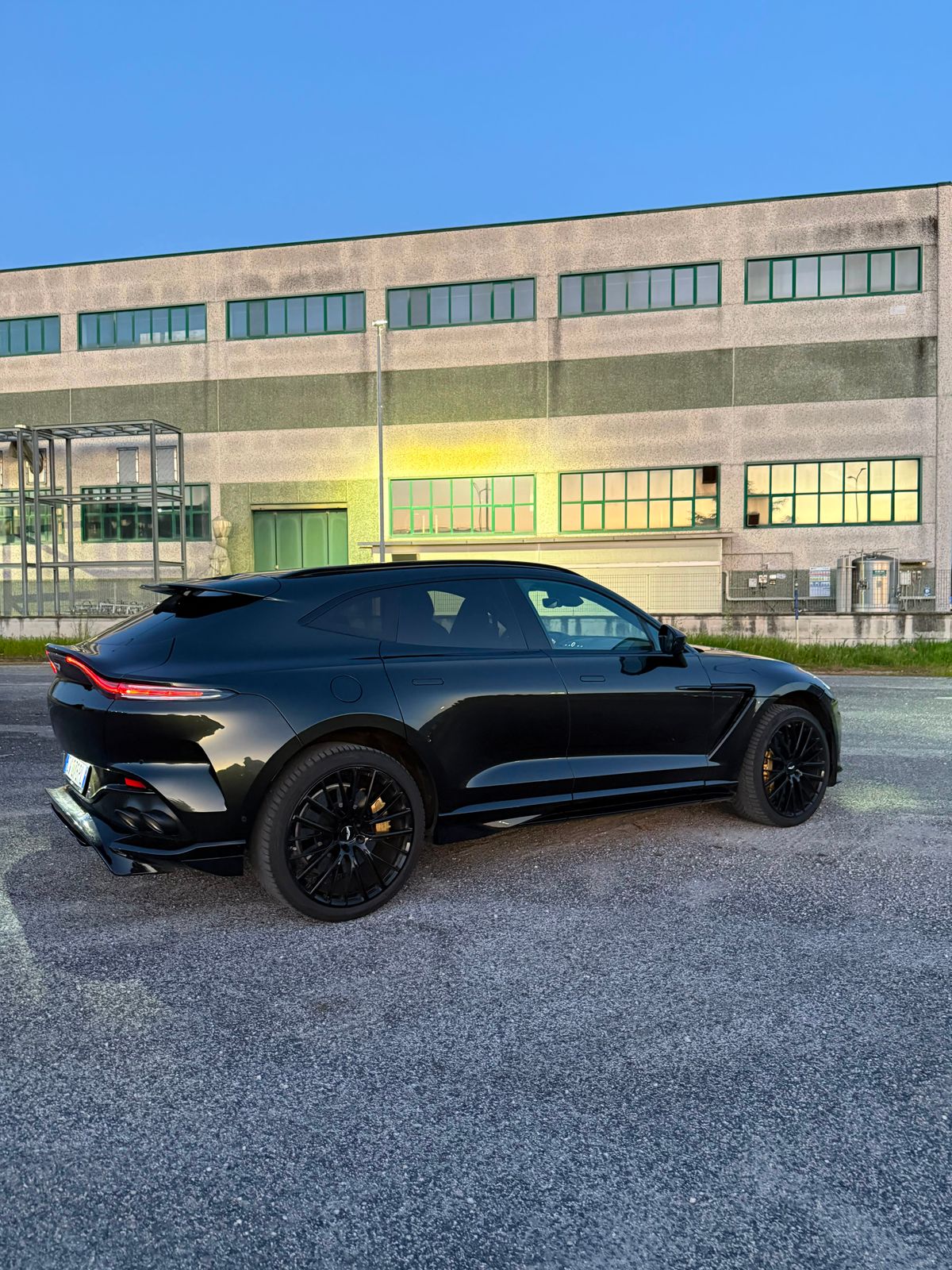 Aston Martin DBX 707 Black – Foto 4