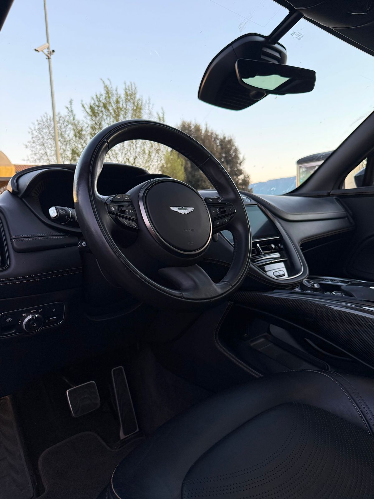 Aston Martin DBX 707 Black – Foto 5