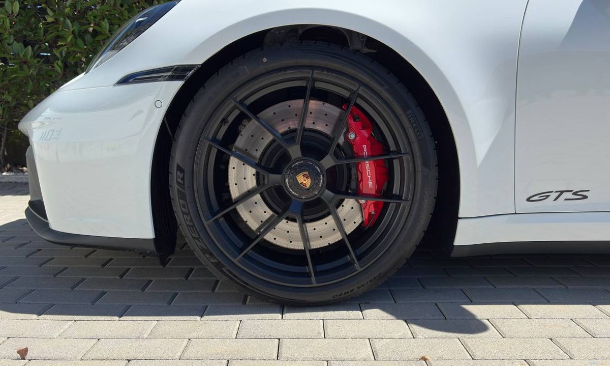 Porsche 911 Carrera 4 GTS – Foto 3