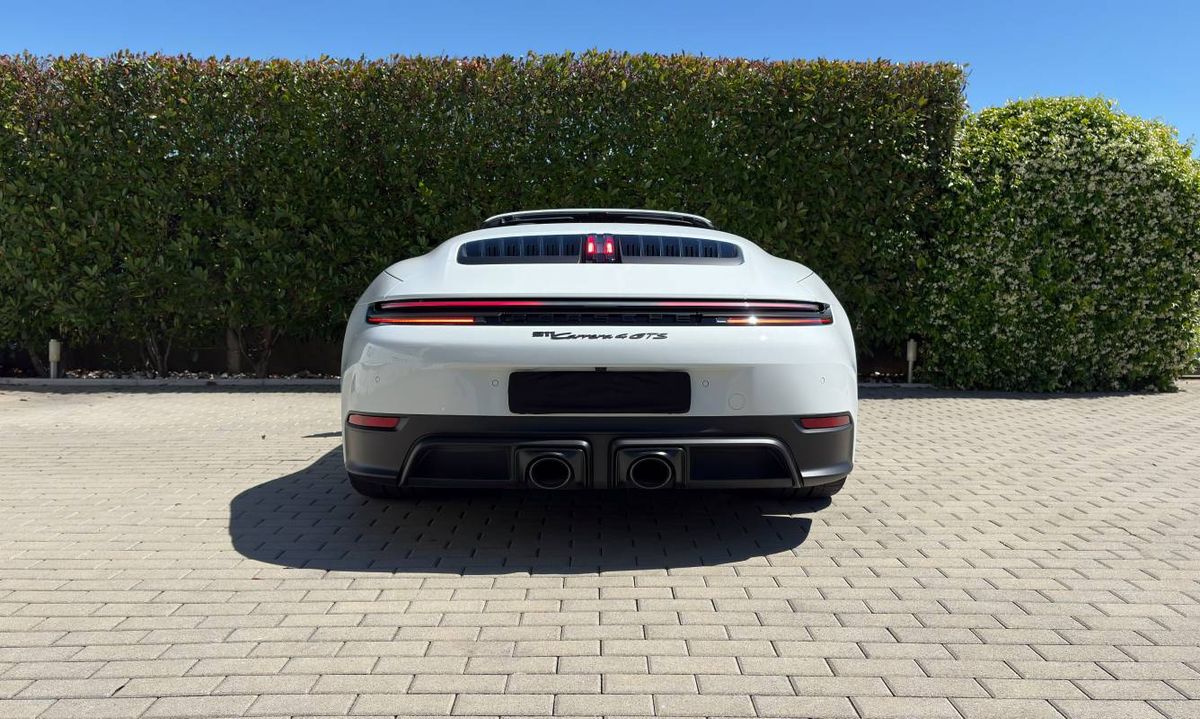 Porsche 911 Carrera 4 GTS – Foto 11