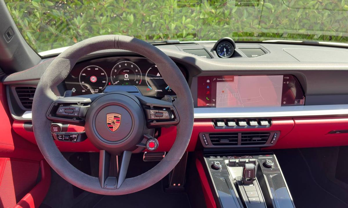 Porsche 911 Carrera 4 GTS – Foto 12