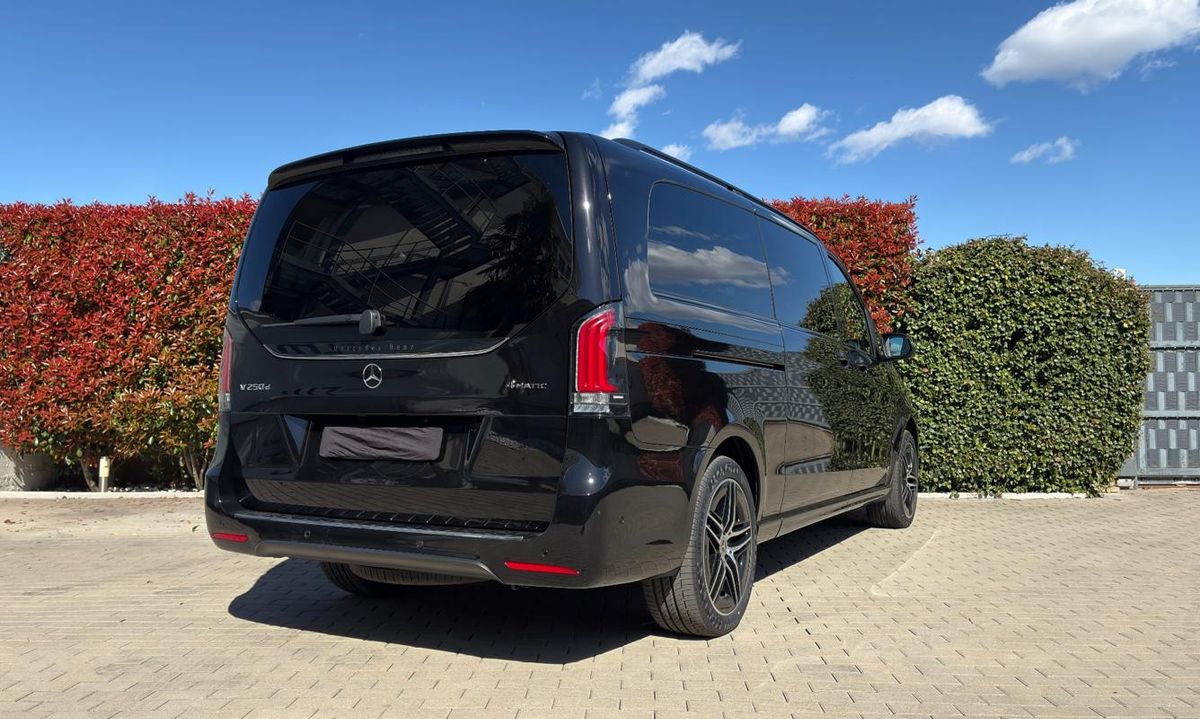 Mercedes-Benz V class extralong 2026 – Foto 11