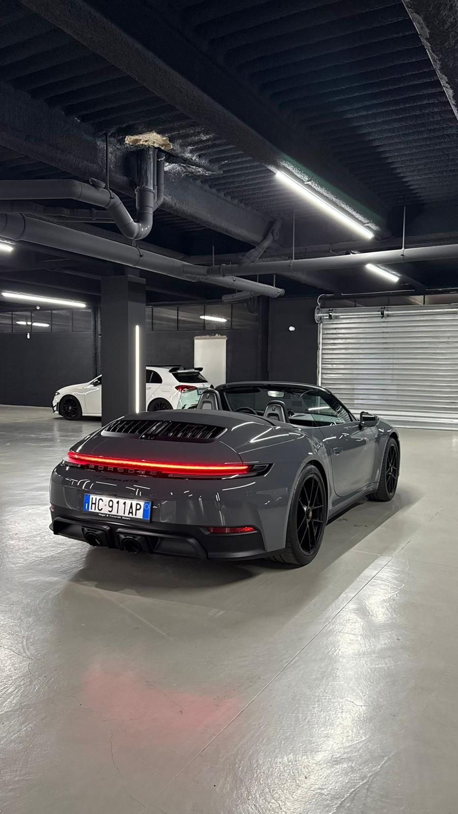 Porsche 911 992 4 GTS Cabriolet Grey – Foto 4