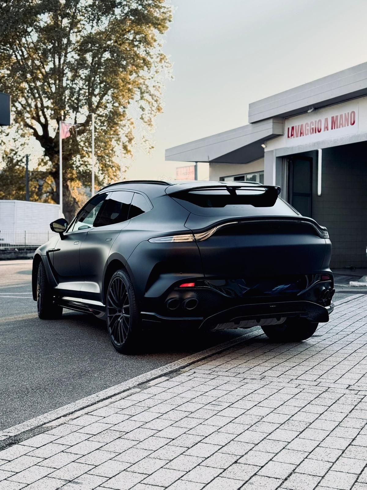 Aston Martin DBX – Foto 2