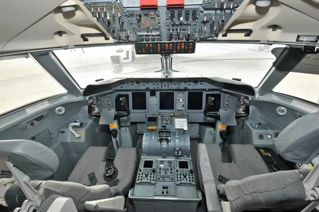 Airbus Airbus ACJ320 – صورة 5