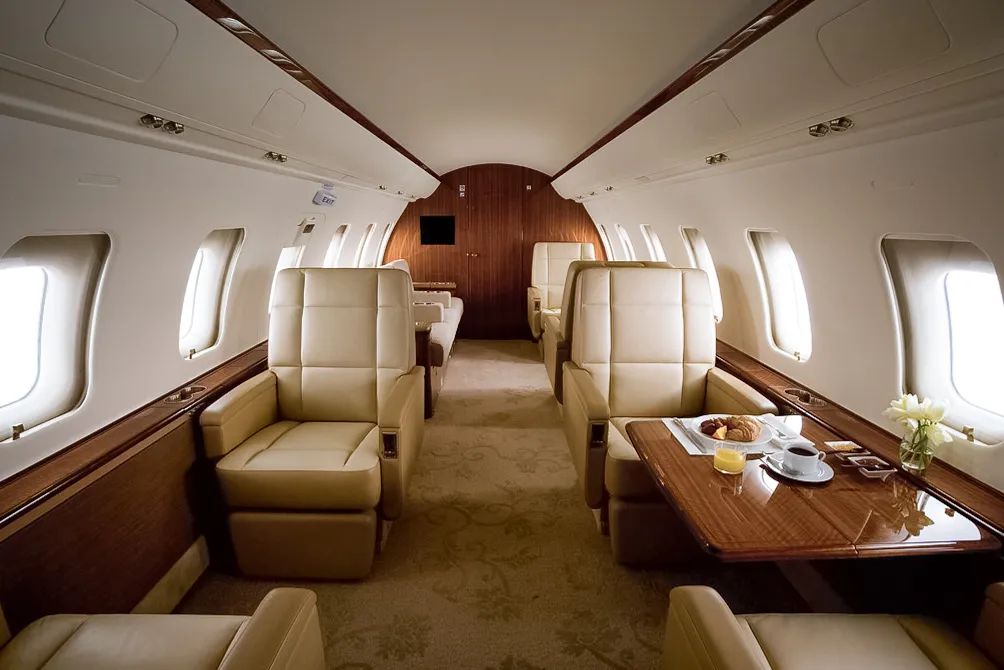 Bombardier Bombardier Challenger 605 – صورة 2