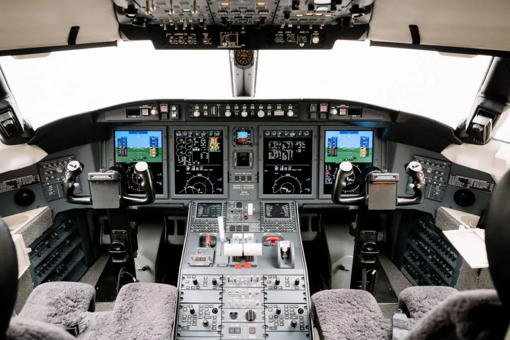 Bombardier Bombardier Challenger 605 – صورة 4