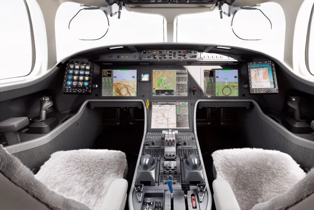 Dassault Dassault Falcon 8X – صورة 4