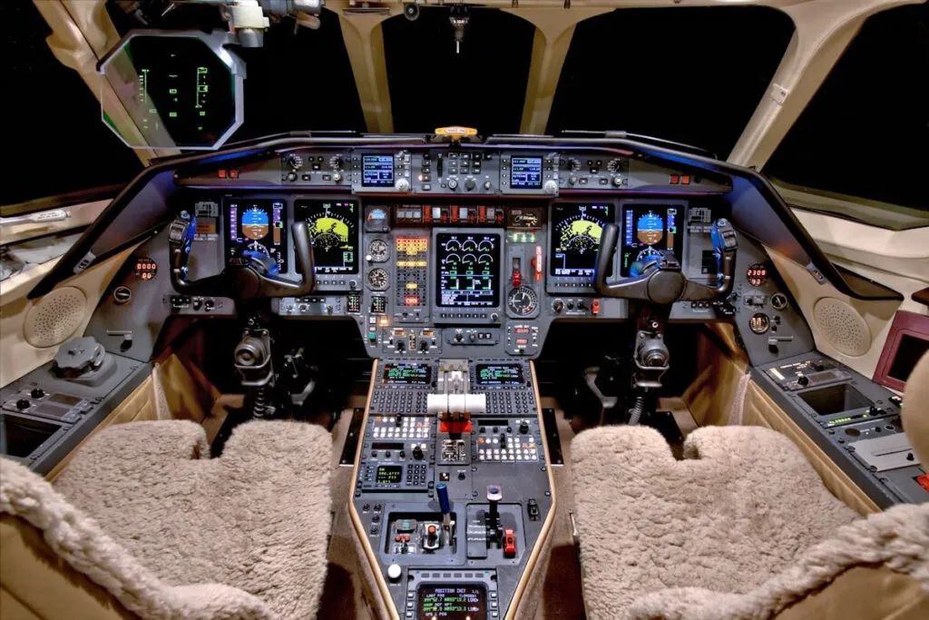 Dassault Dassault FALCON 900 B – صورة 4
