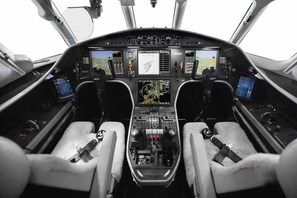 Dassault Dassault Falcon 900 – صورة 4
