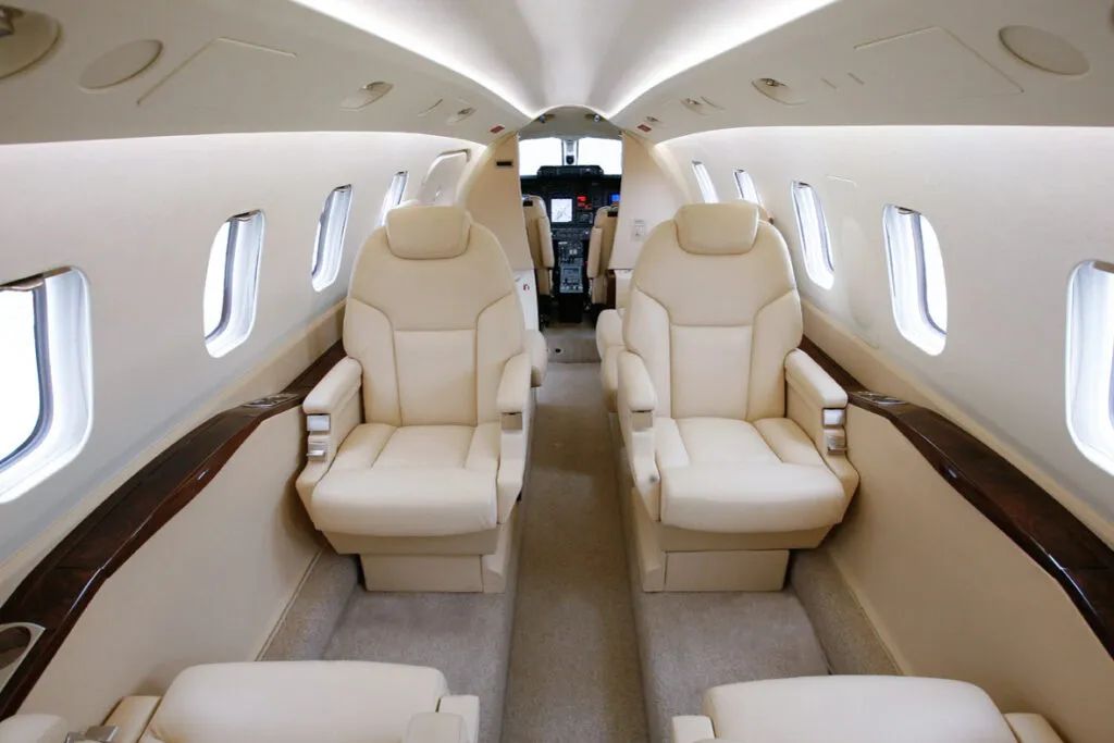 Piaggio PIAGGIO AVANTI – صورة 3