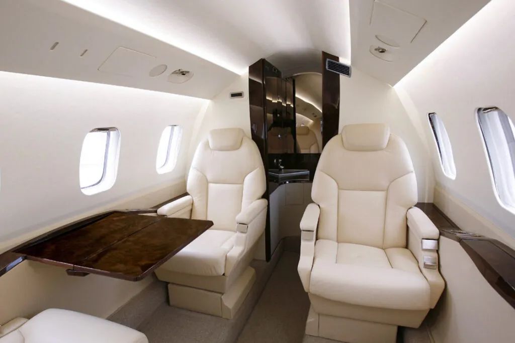 Piaggio PIAGGIO AVANTI – صورة 2