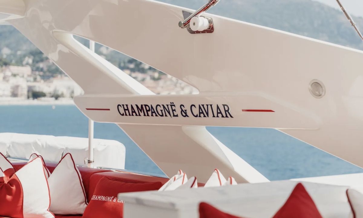 Custom Line CHAMPAGNE & CAVIAR – صورة 8